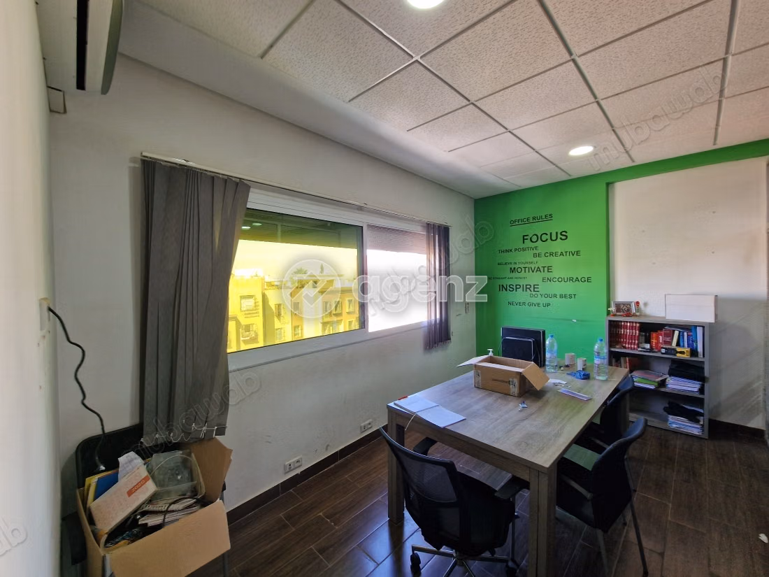 Bureau à vendre 94 m² Autre Meknès