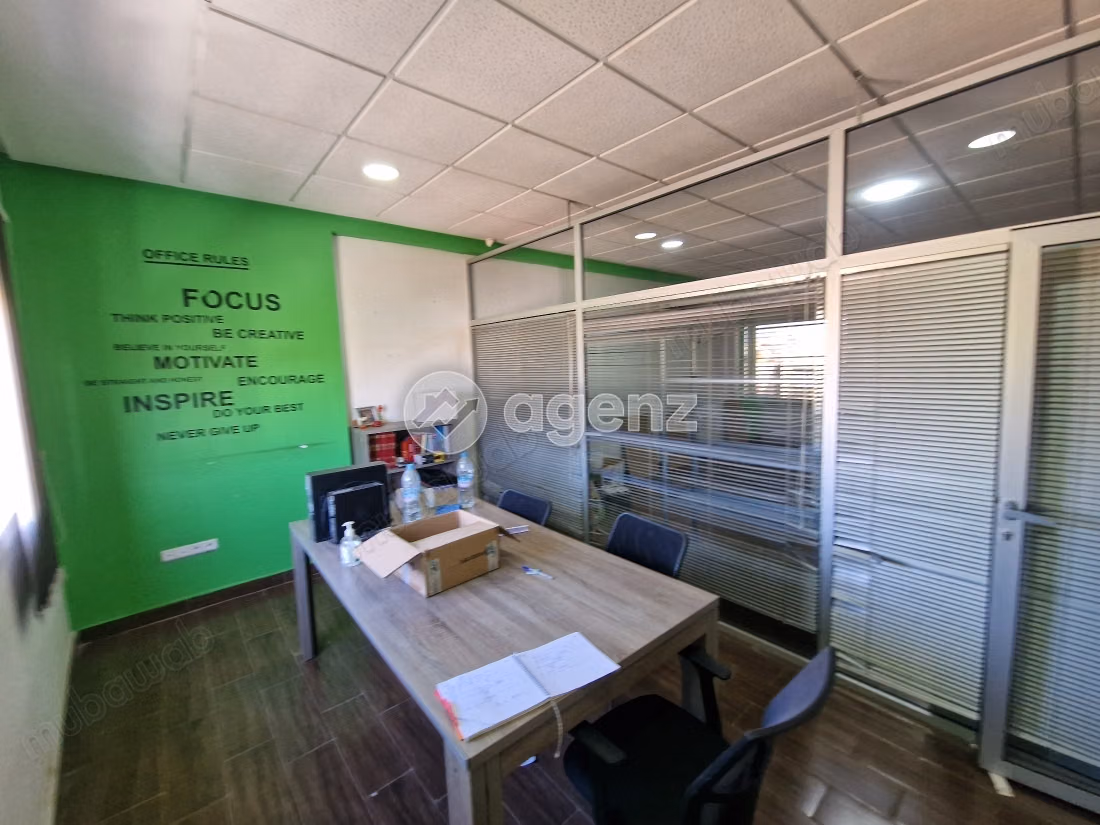 Bureau à vendre 94 m² Autre Meknès