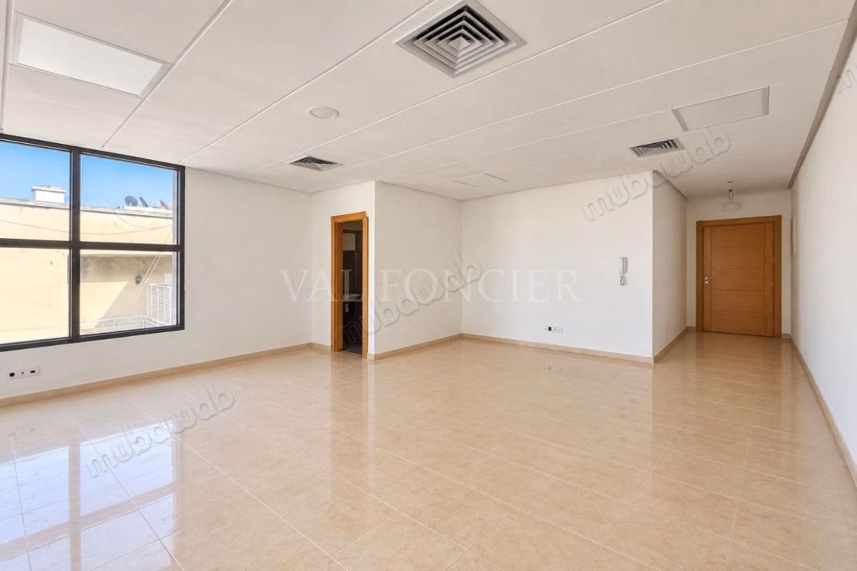 Kantoorverhuur 79m² met parkeerplaats in de Ziekenhuiswijk, Casablanca