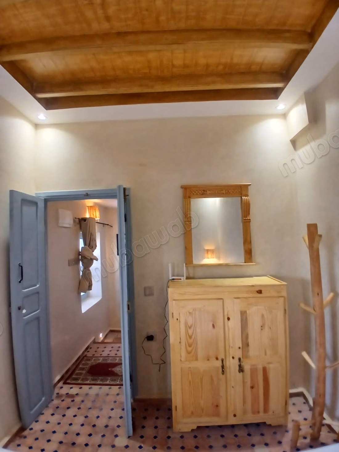 Riad à louer au centre-ville. Surface de 84 m². Vue sur la mer, double vitrage.