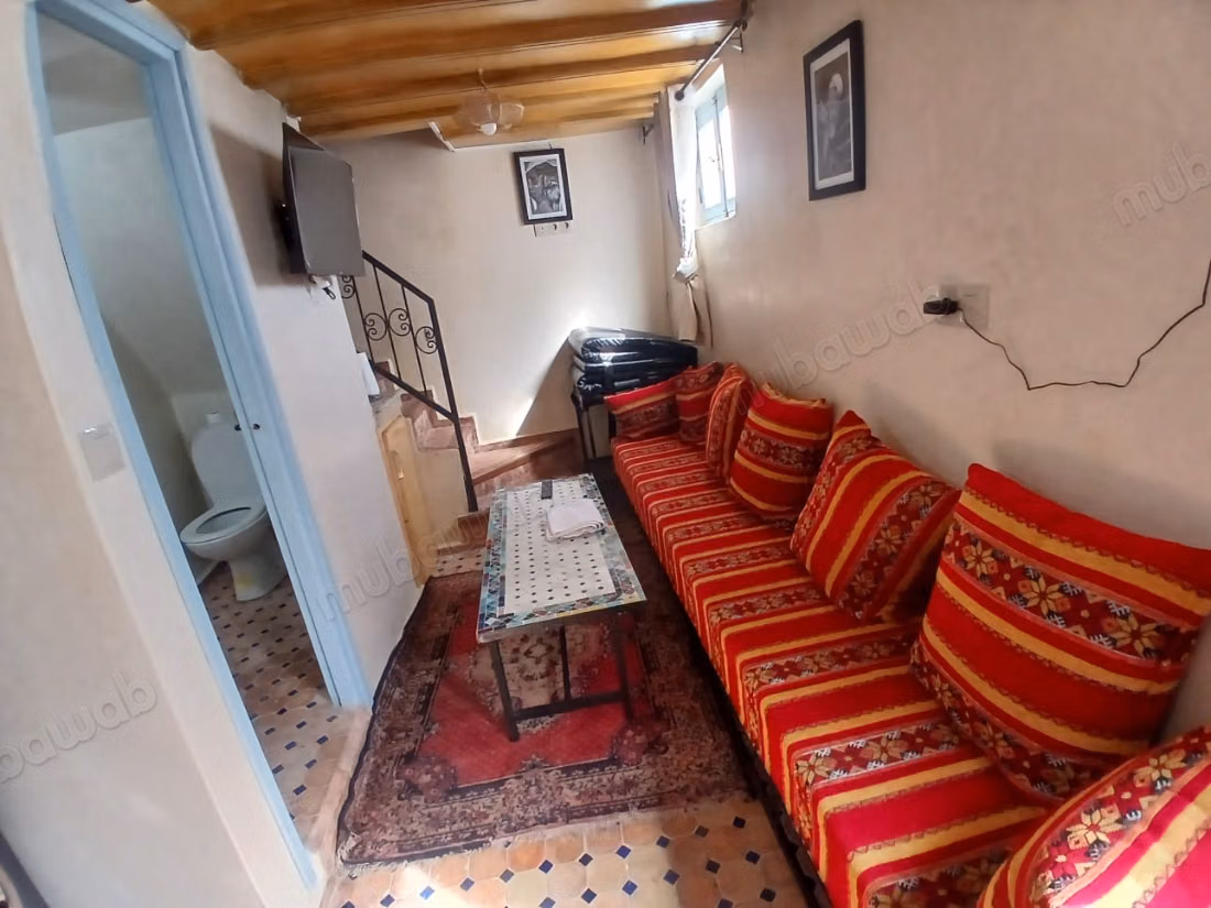 Riad à louer au centre-ville. Surface de 84 m². Vue sur la mer, double vitrage.