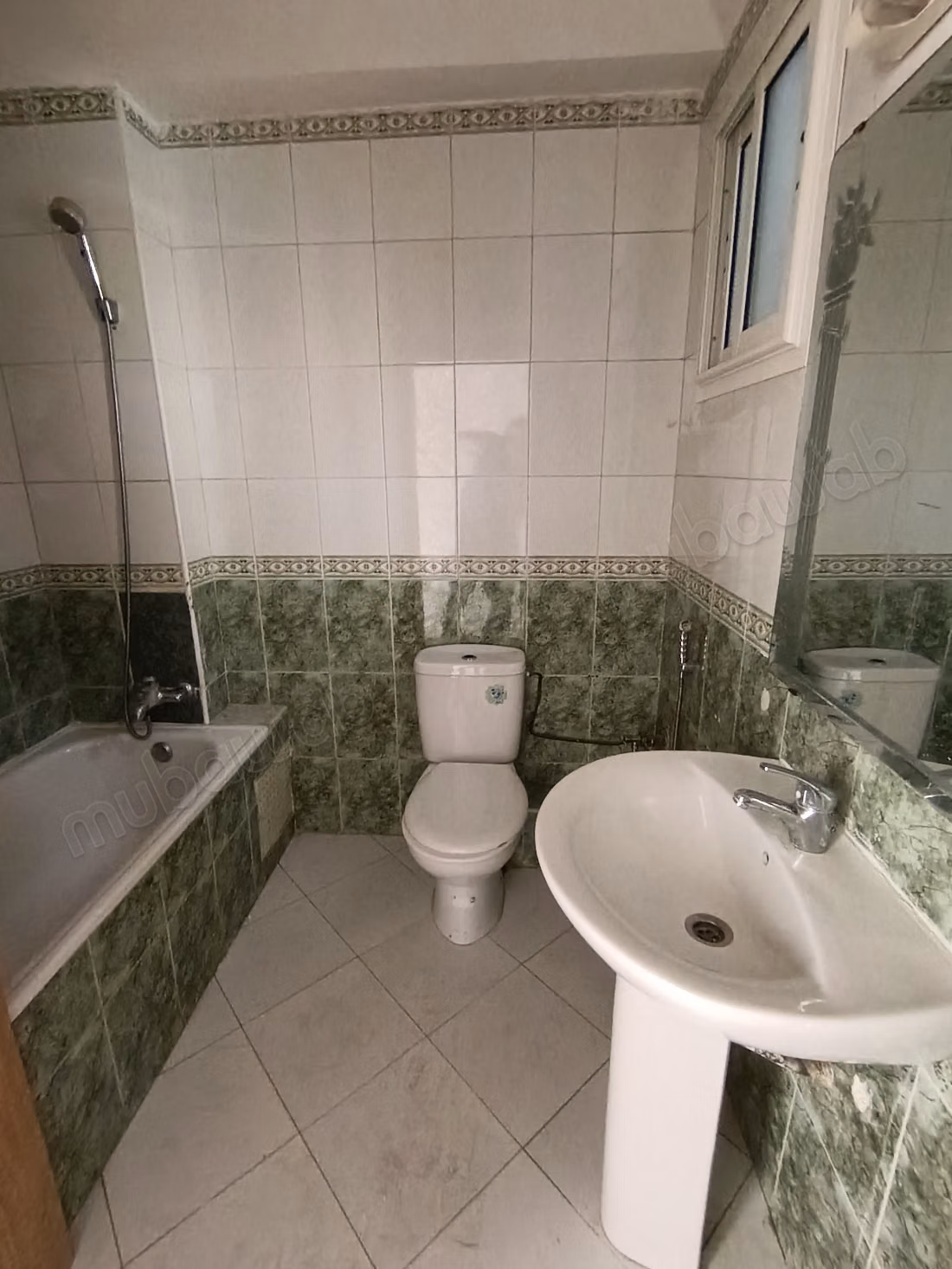 Superbe appartement non meublé à louer à Agdal