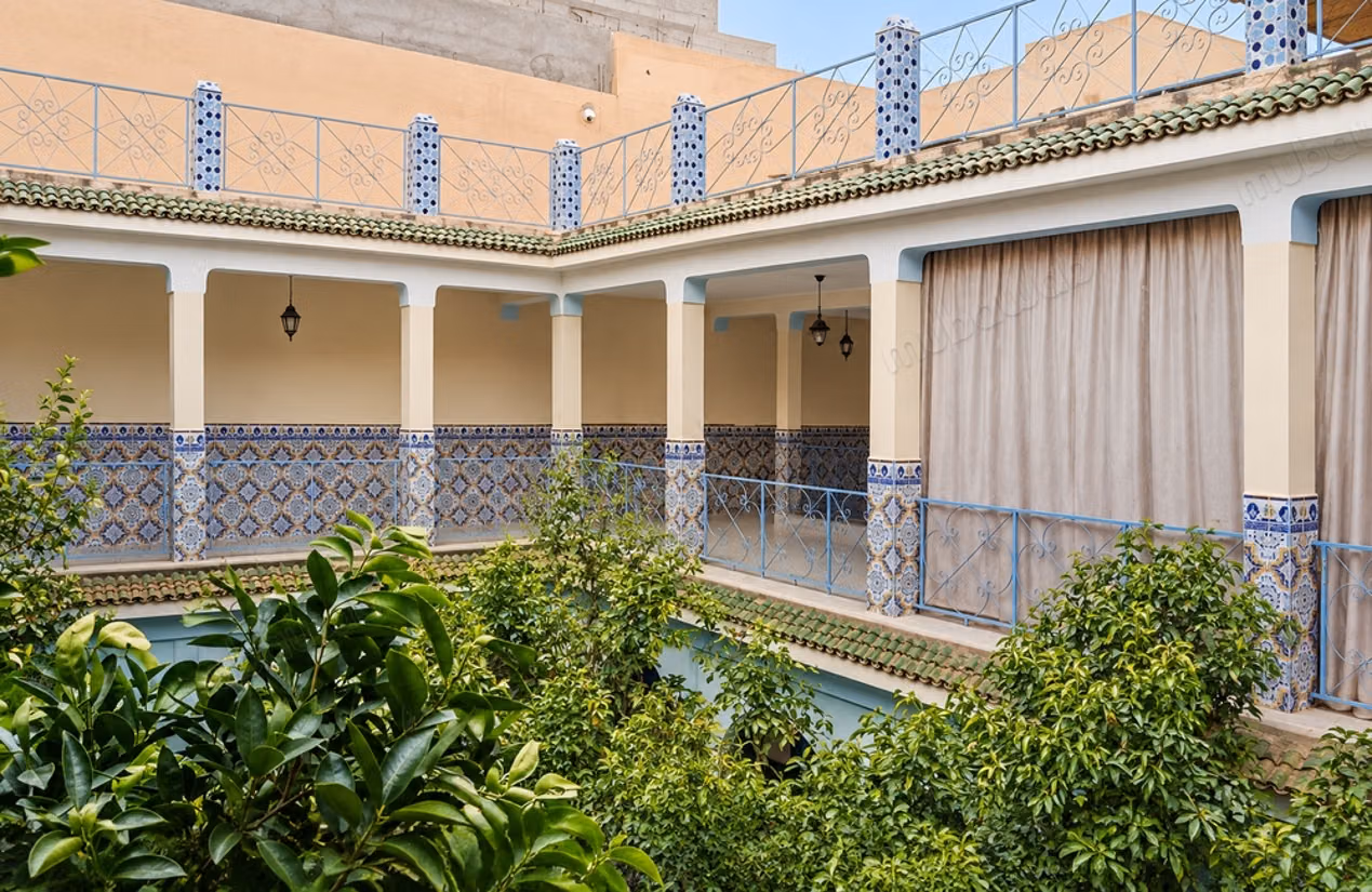 Riad with 2 gardens and 10 rooms