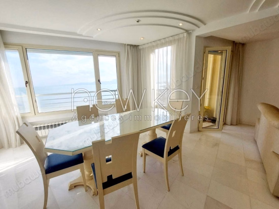 Magnificent S3 with terrace and sea view