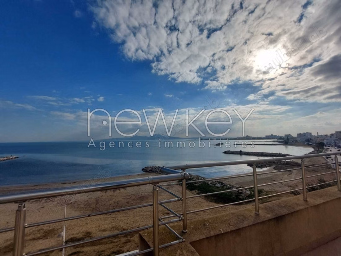 Magnificent S3 with terrace and sea view