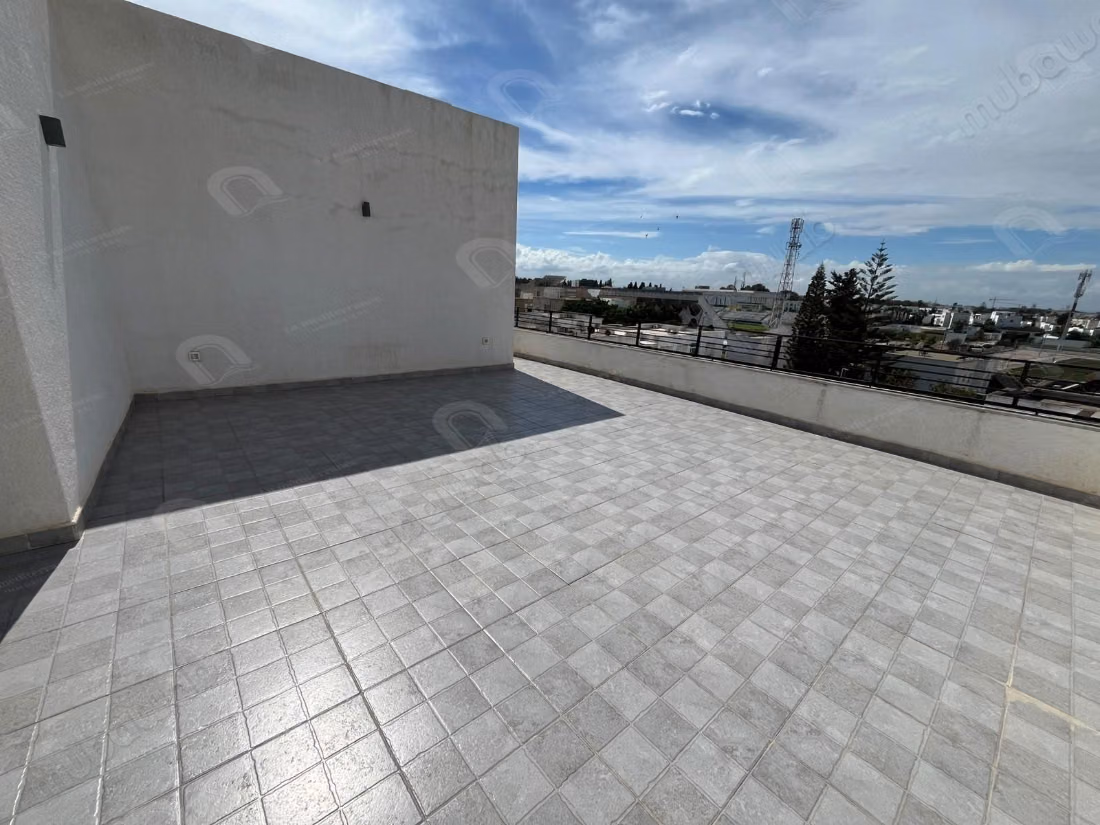 A louer duplex s3 à La Marsa stade