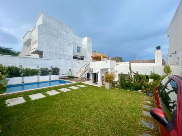Maison S2 vide avec piscine, Gammarth supérieur