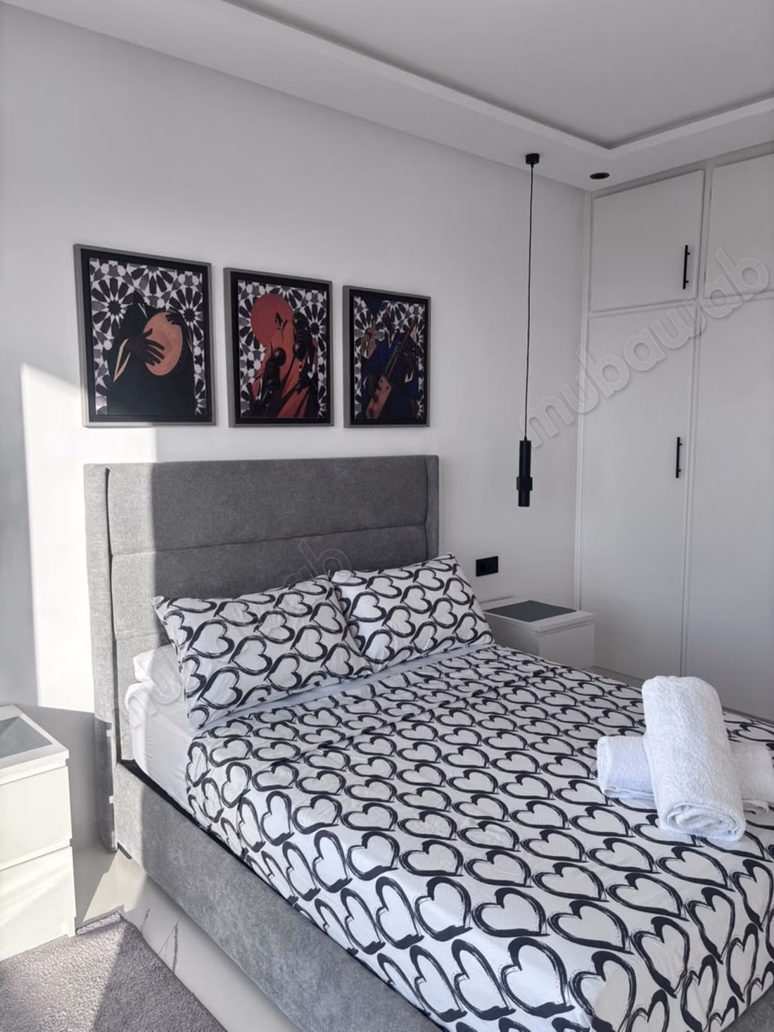 Villas de lujo en alquiler en Malabata. 2 habitaciones agradables. Terraza y jardín