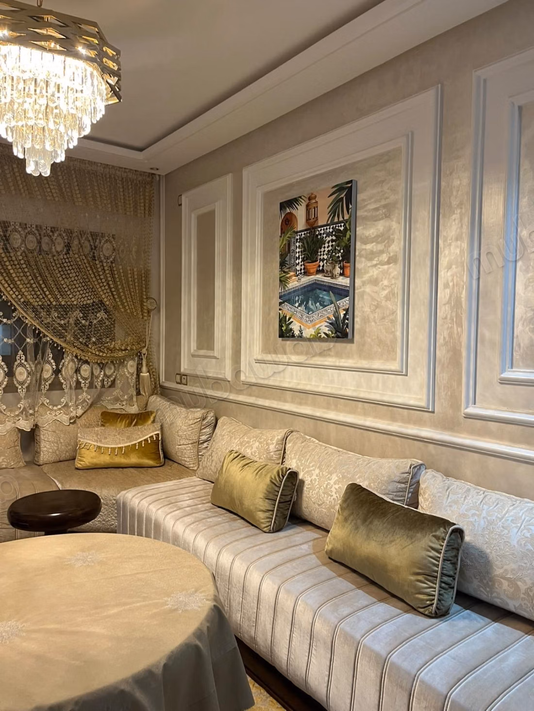 Stunning apartment for rent in the city center. Area 95 m². Well furnished
