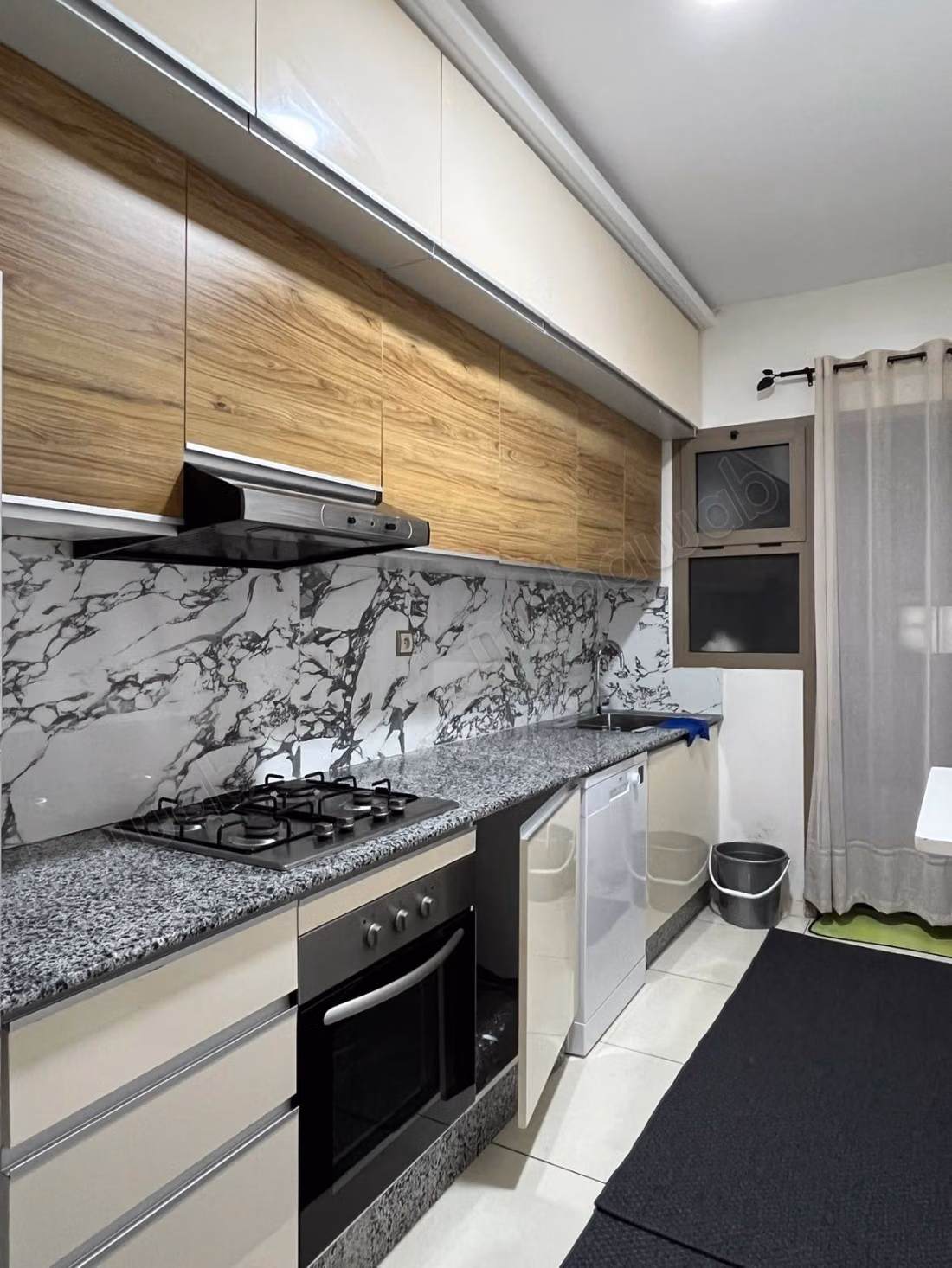 Stunning apartment for rent in the city center. Area 95 m². Well furnished