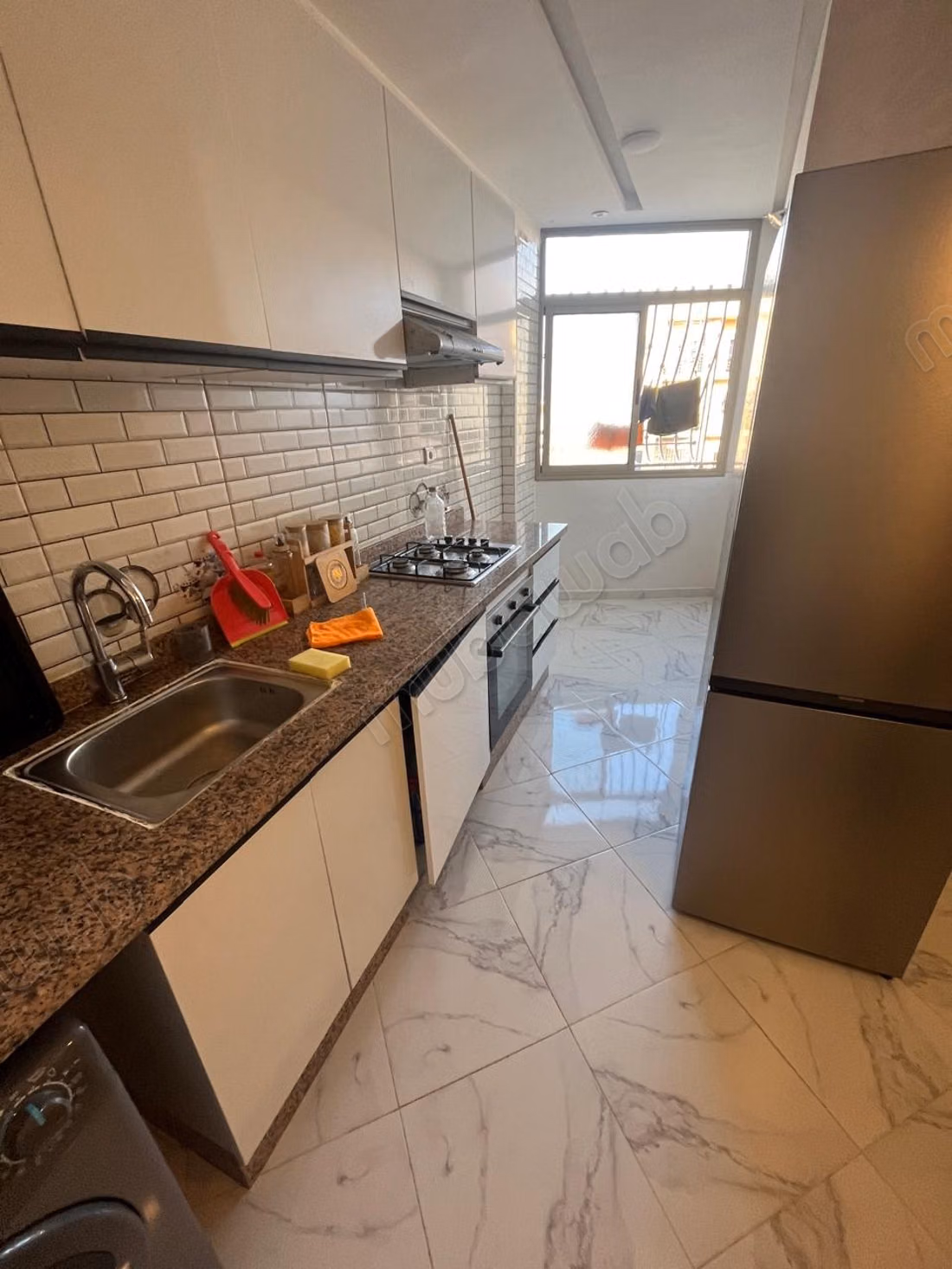 Location d'un appartement à Quartier Aérodrome.
Surface totale 80 m².
Meublé