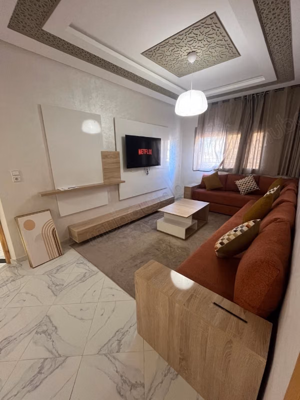 Location d'un appartement à Quartier Aérodrome.
Surface totale 80 m².
Meublé