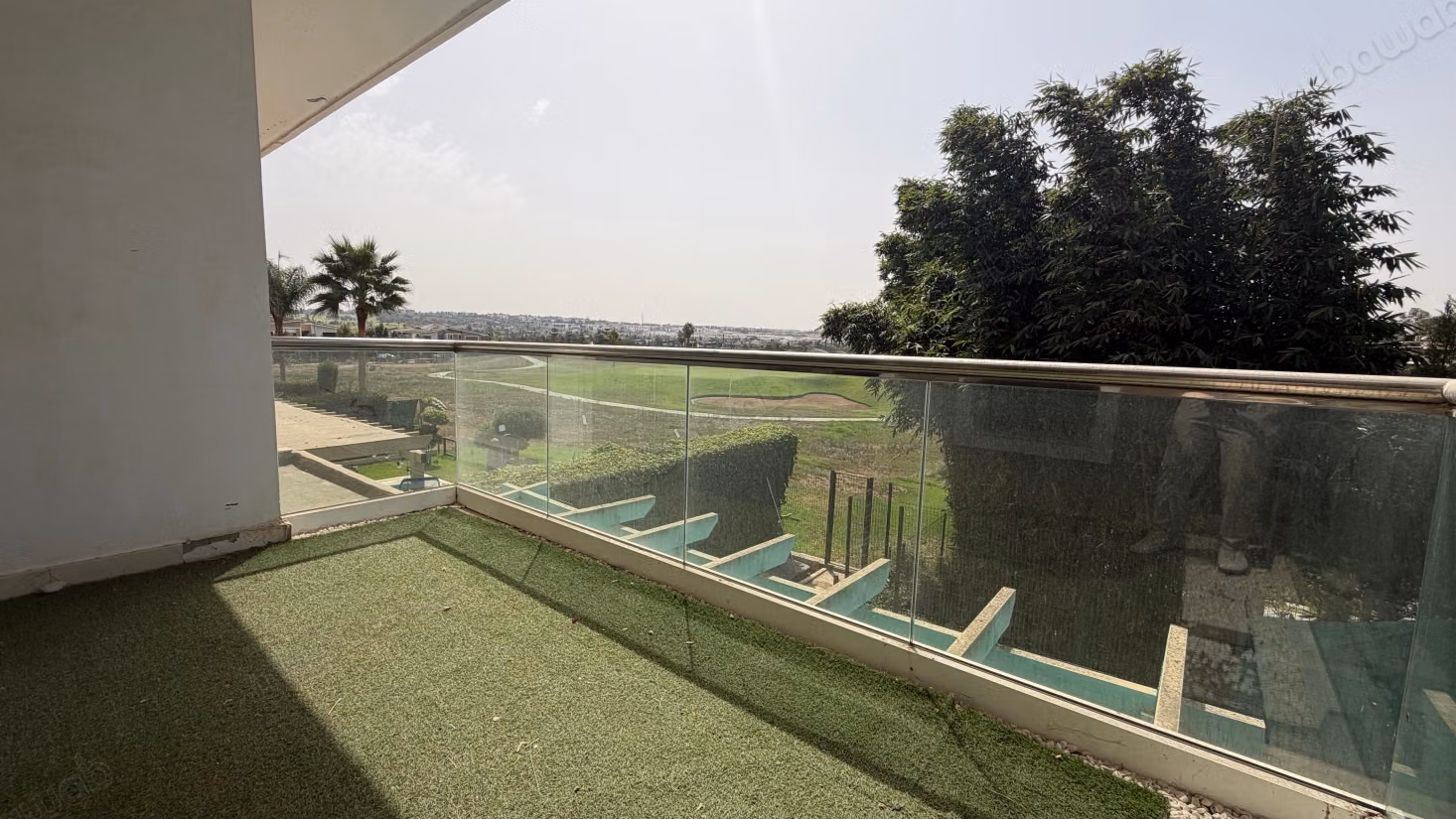 Luxury Apartment with Stunning View of the Golf