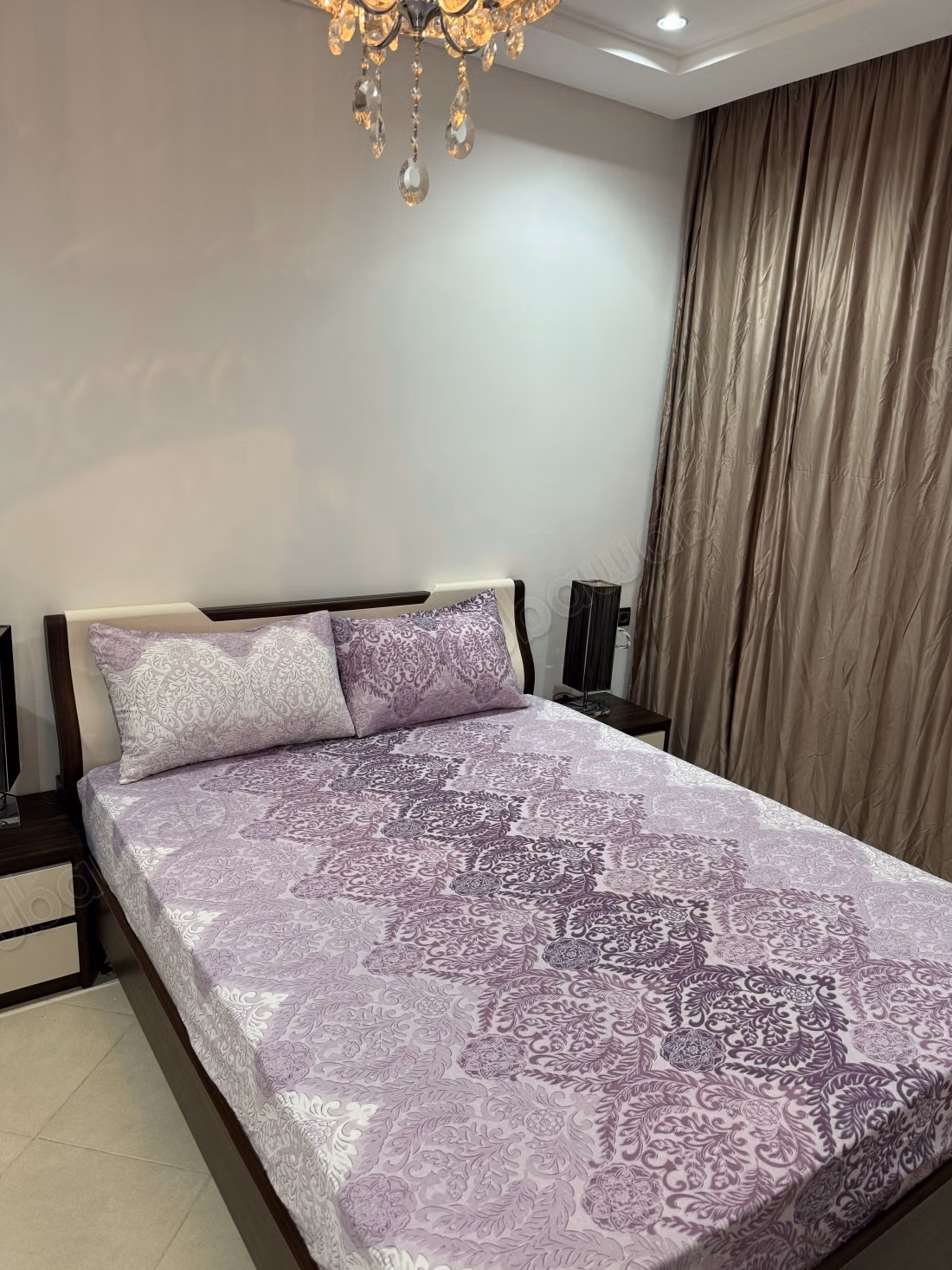 Location saisonnière à Taza. 2 belles chambres. Salon Marocain et antenne parabolique