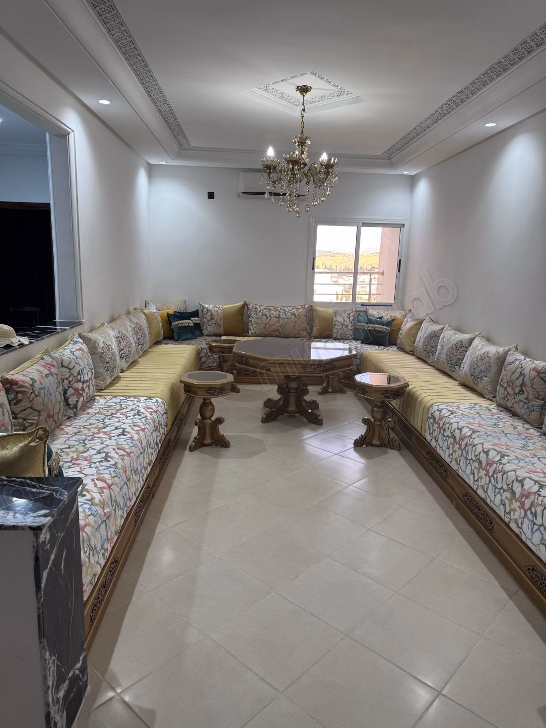 Location saisonnière à Taza. 2 belles chambres. Salon Marocain et antenne parabolique