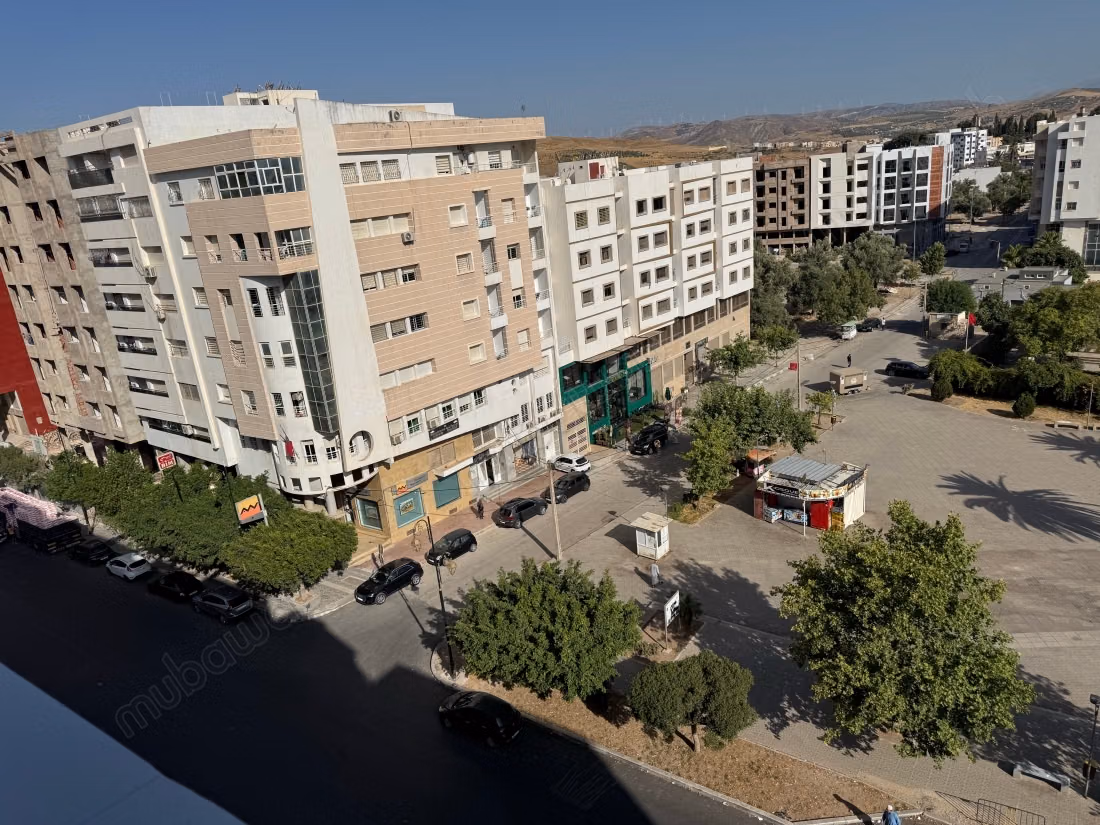 Location saisonnière à Taza. 2 belles chambres. Salon Marocain et antenne parabolique
