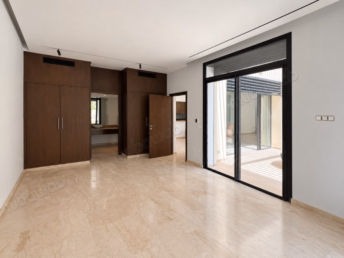 Semi-furnished villa for sale ve26315