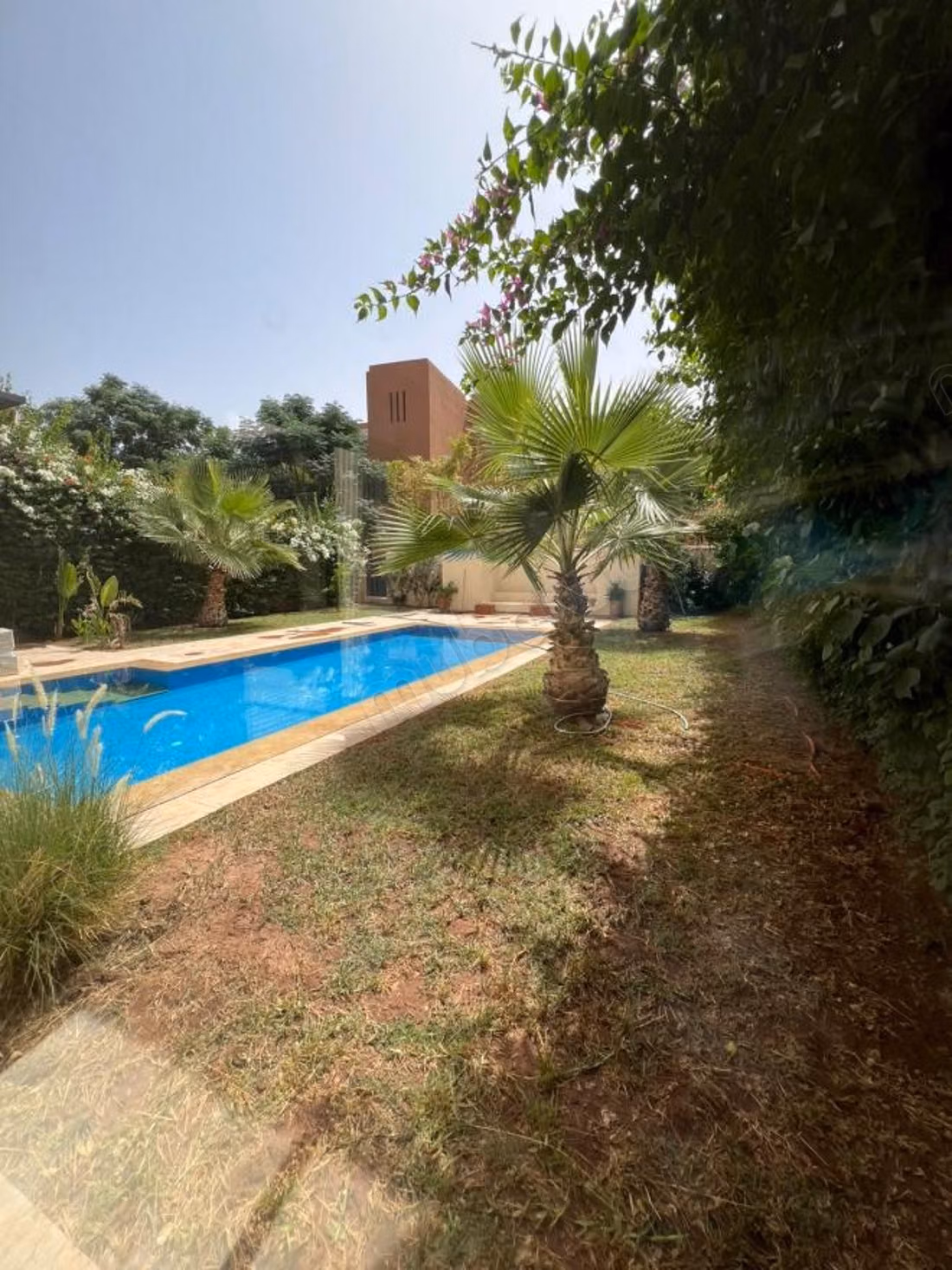 Semi-furnished villa for sale ve26315