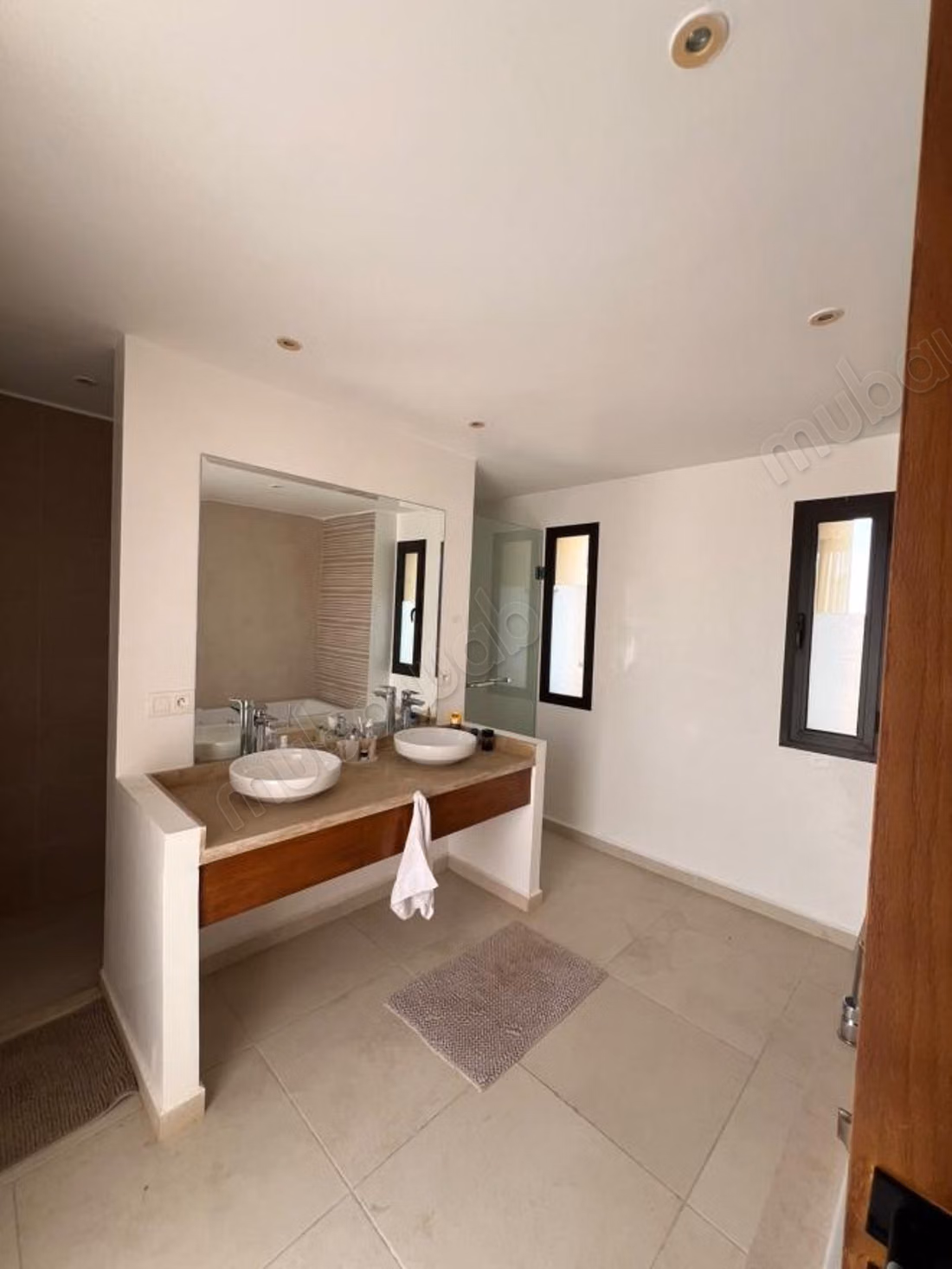 Semi-furnished villa for sale ve26315