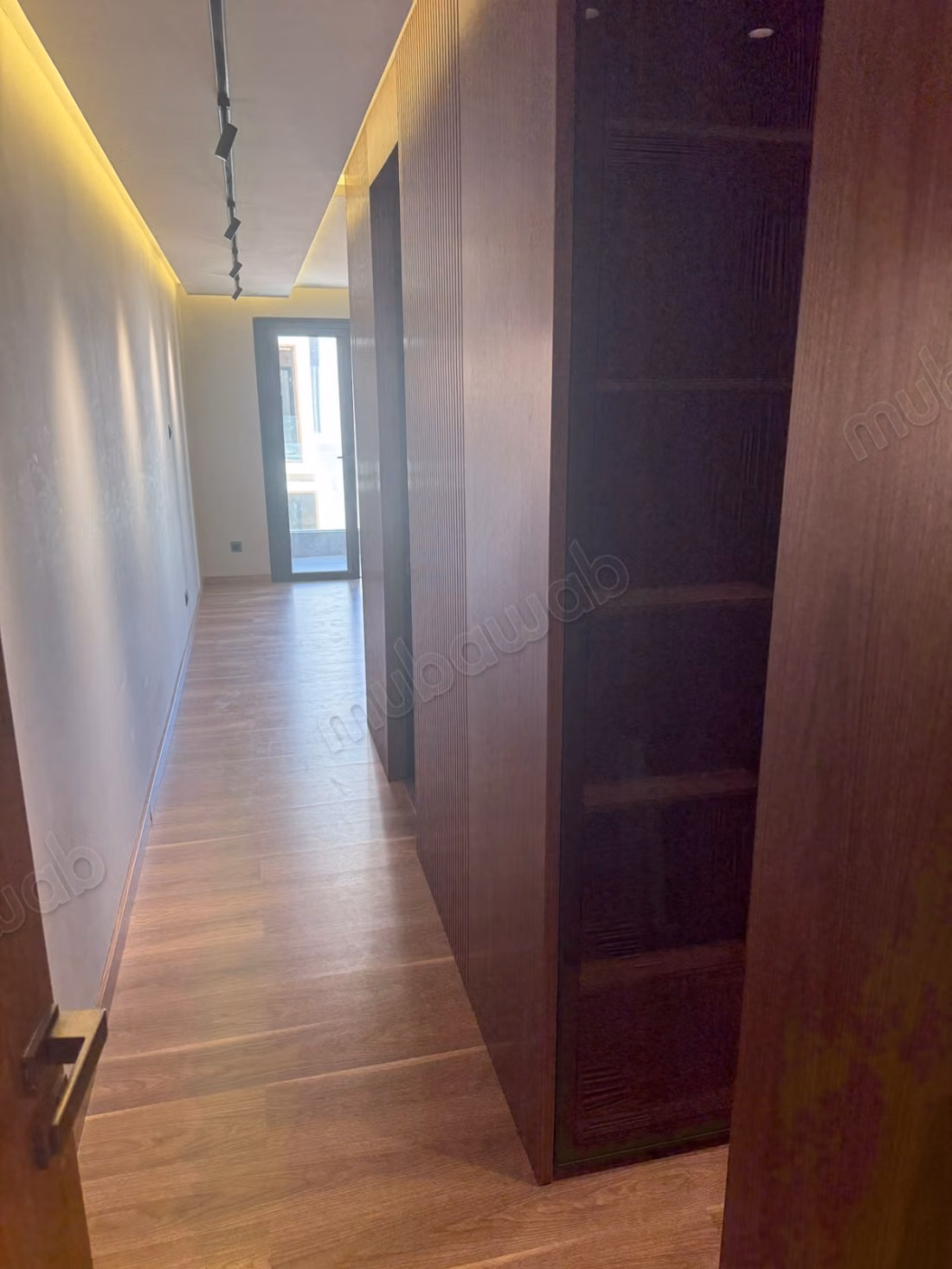 Appartement en location à Souissi. 5 grandes pièces. Sécurisé 24/24