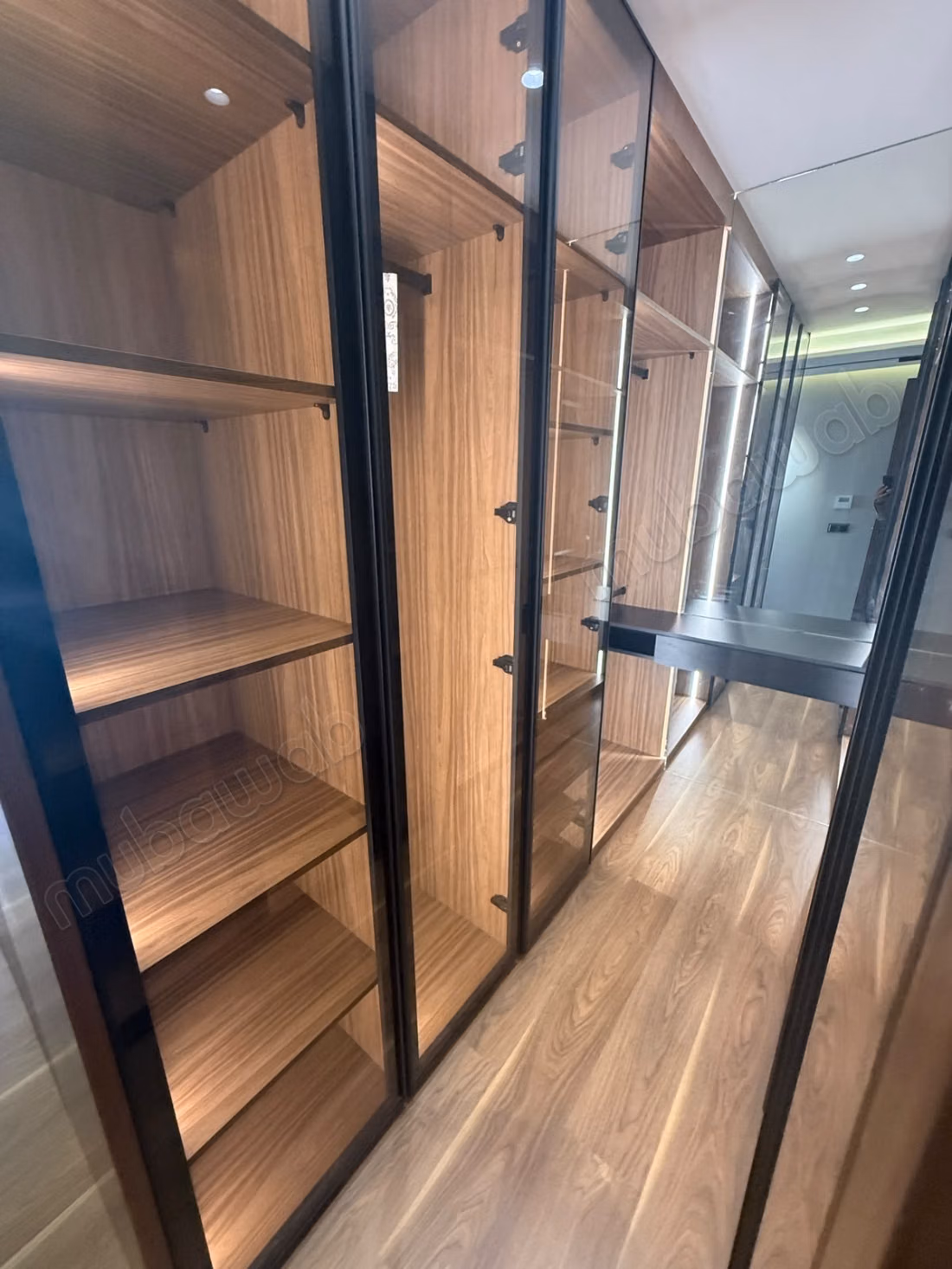 Appartement en location à Souissi. 5 grandes pièces. Sécurisé 24/24