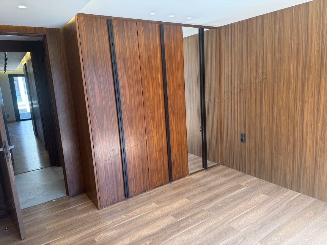Appartement en location à Souissi. 5 grandes pièces. Sécurisé 24/24