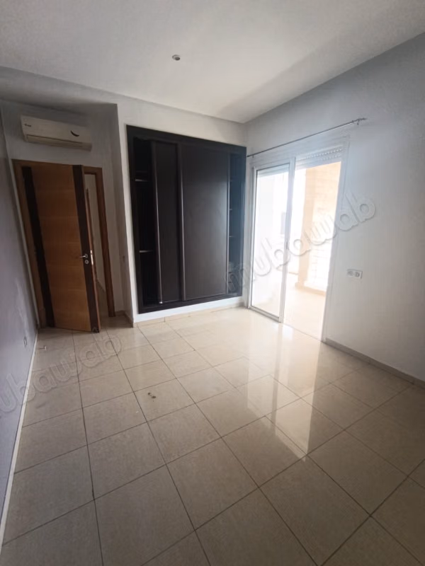 Appartement en location à Agdal. 3 belles chambres. Salon moderne