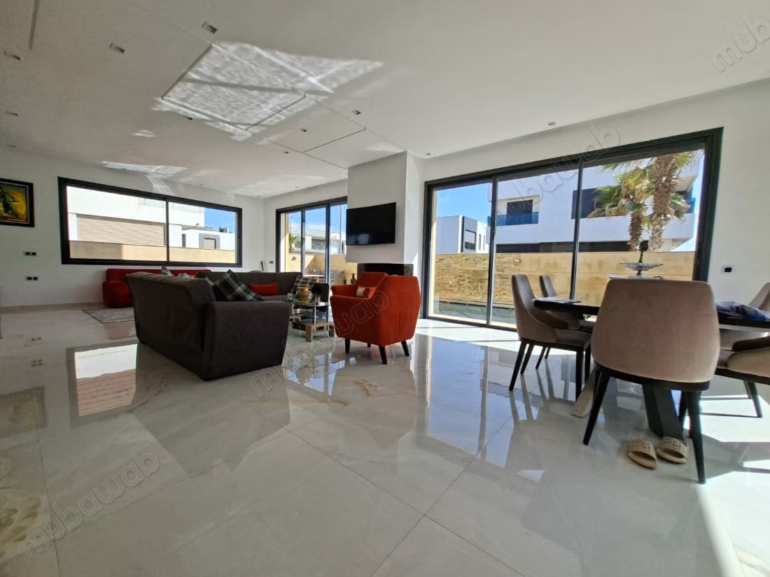 Superbe villa à louer à Harhoura. 7 pièces. Meublé