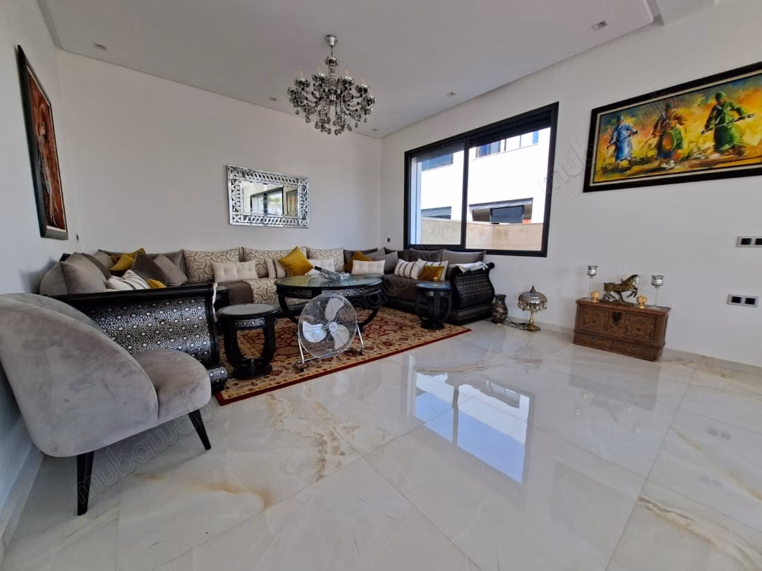 Superbe villa à louer à Harhoura. 7 pièces. Meublé