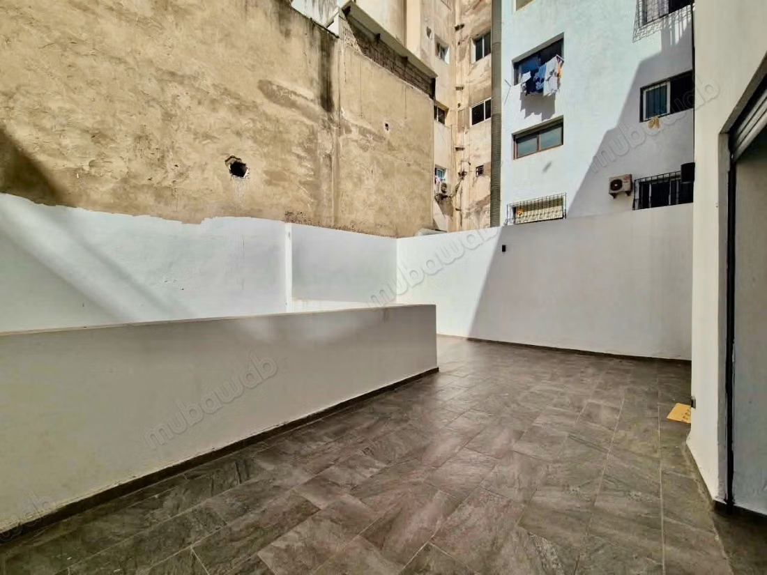 Studio Meublé Neuf avec Grande Terrasse 
Gauthier