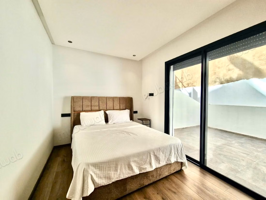 Studio Meublé Neuf avec Grande Terrasse 
Gauthier