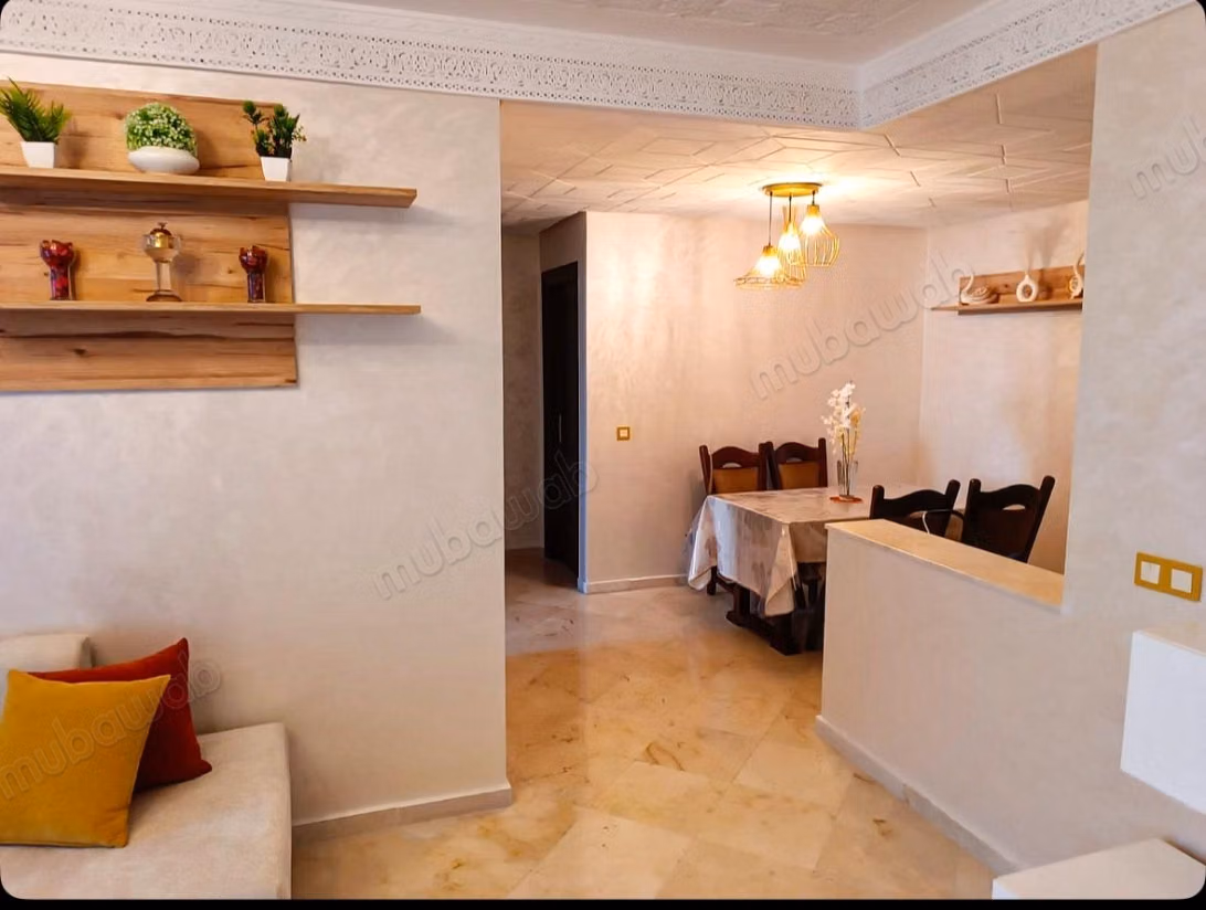 Muy bonito apartamento en alquiler en el centro. 5 habitaciones cómodas. Bien amueblado