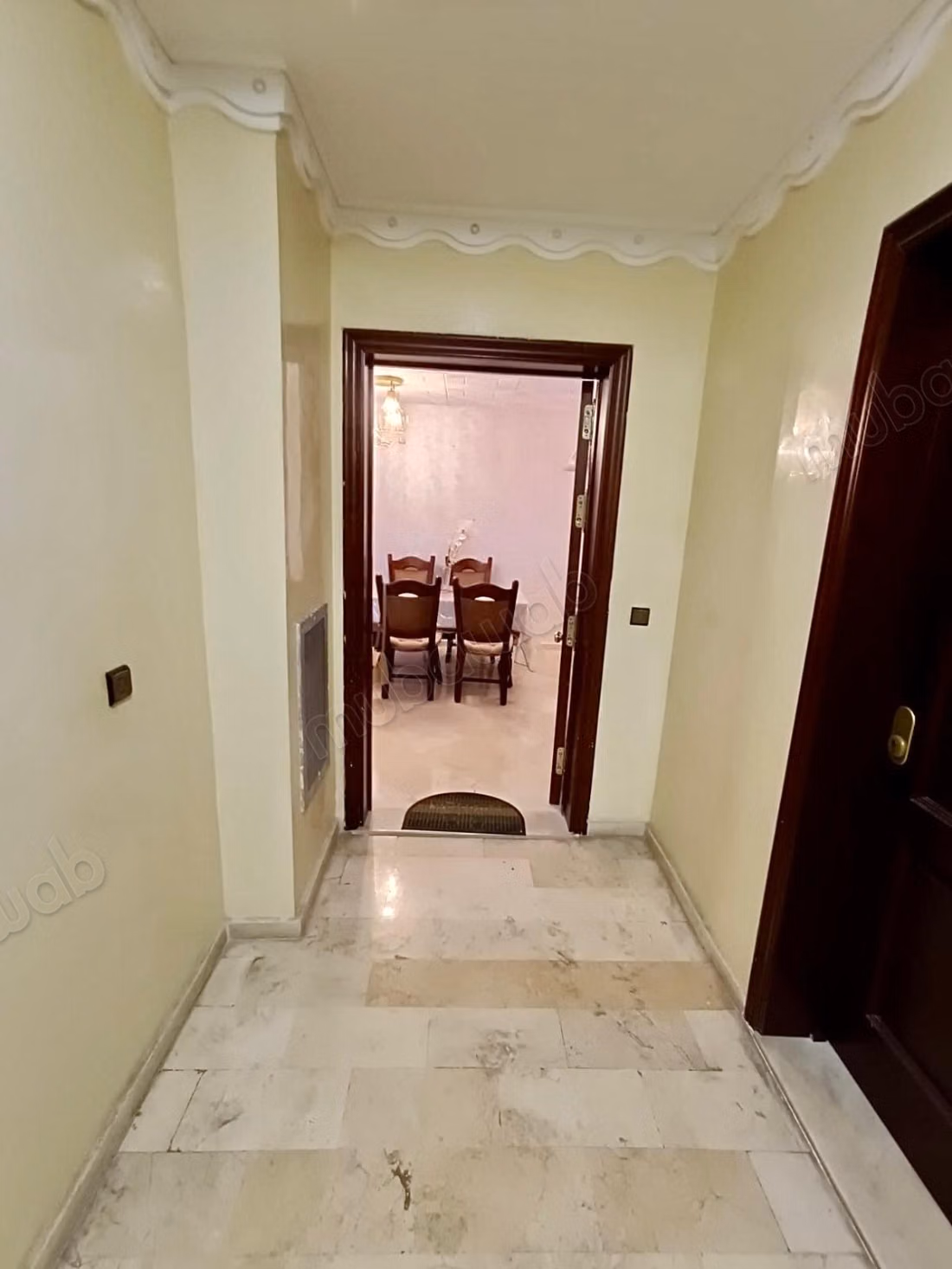 Muy bonito apartamento en alquiler en el centro. 5 habitaciones cómodas. Bien amueblado
