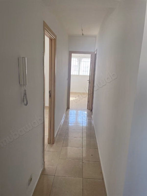 Beautiful apartment for sale in Kewlma. 3 large rooms. Satellite dish and strong, excellent door.