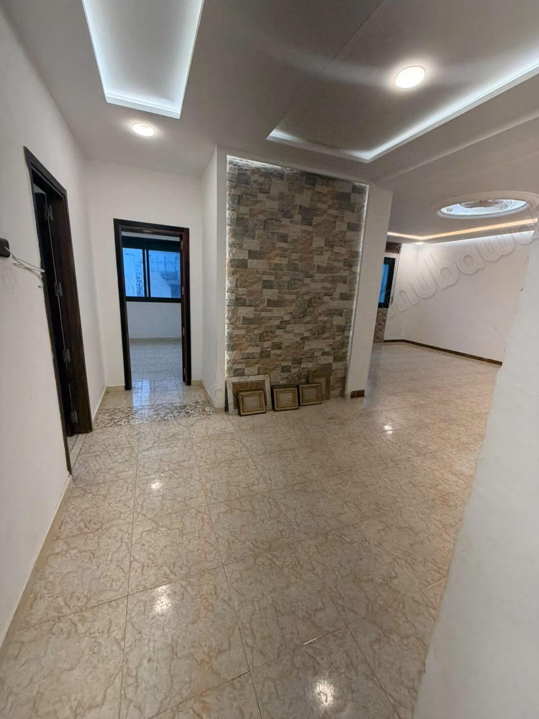 Propriétés commerciales à louer à Sania Rmel. Surface 110 m². Chauffage central et porte solide