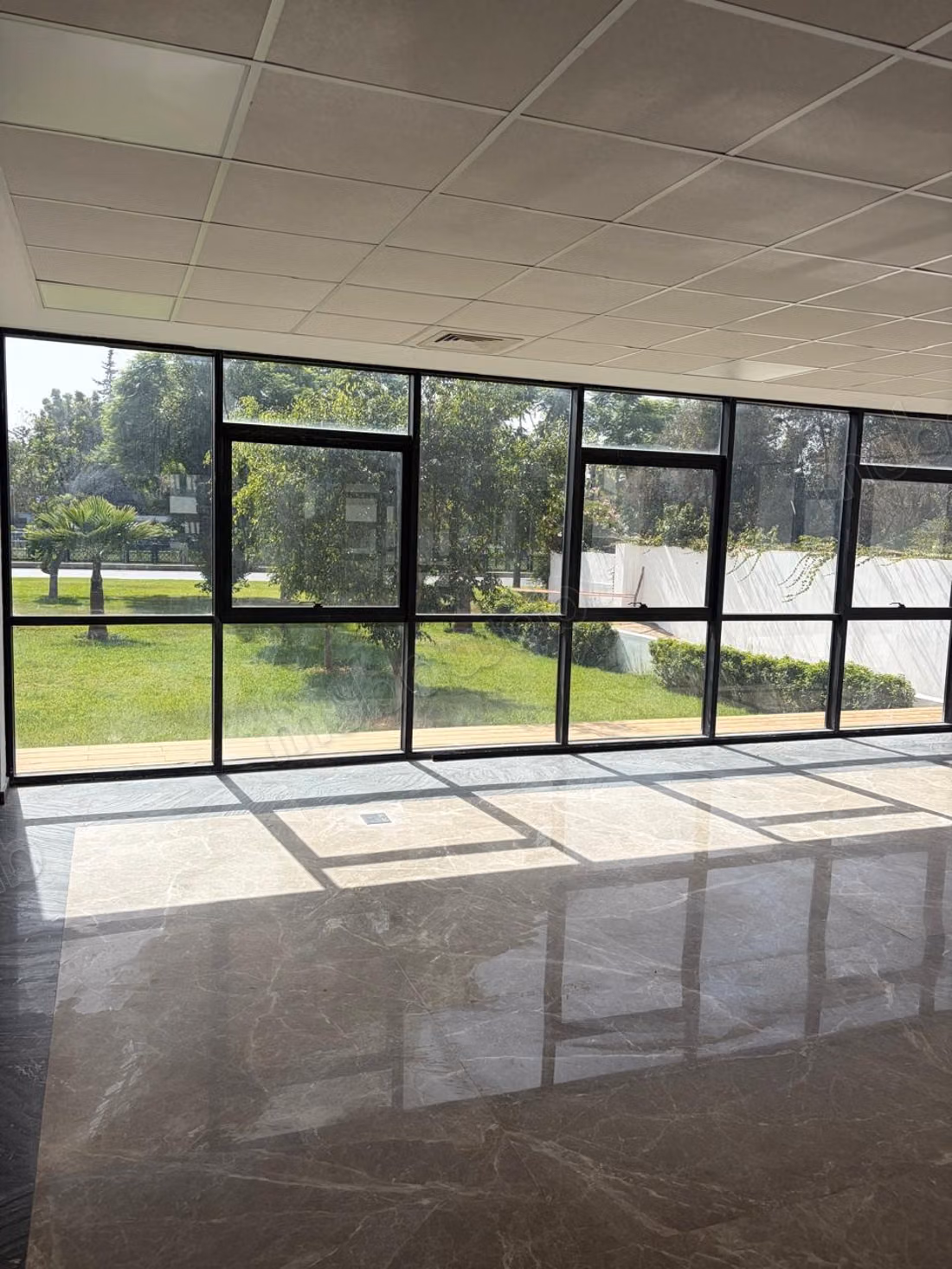 Souissi Plateau bureau neuf moderne sur 3 niveaux
