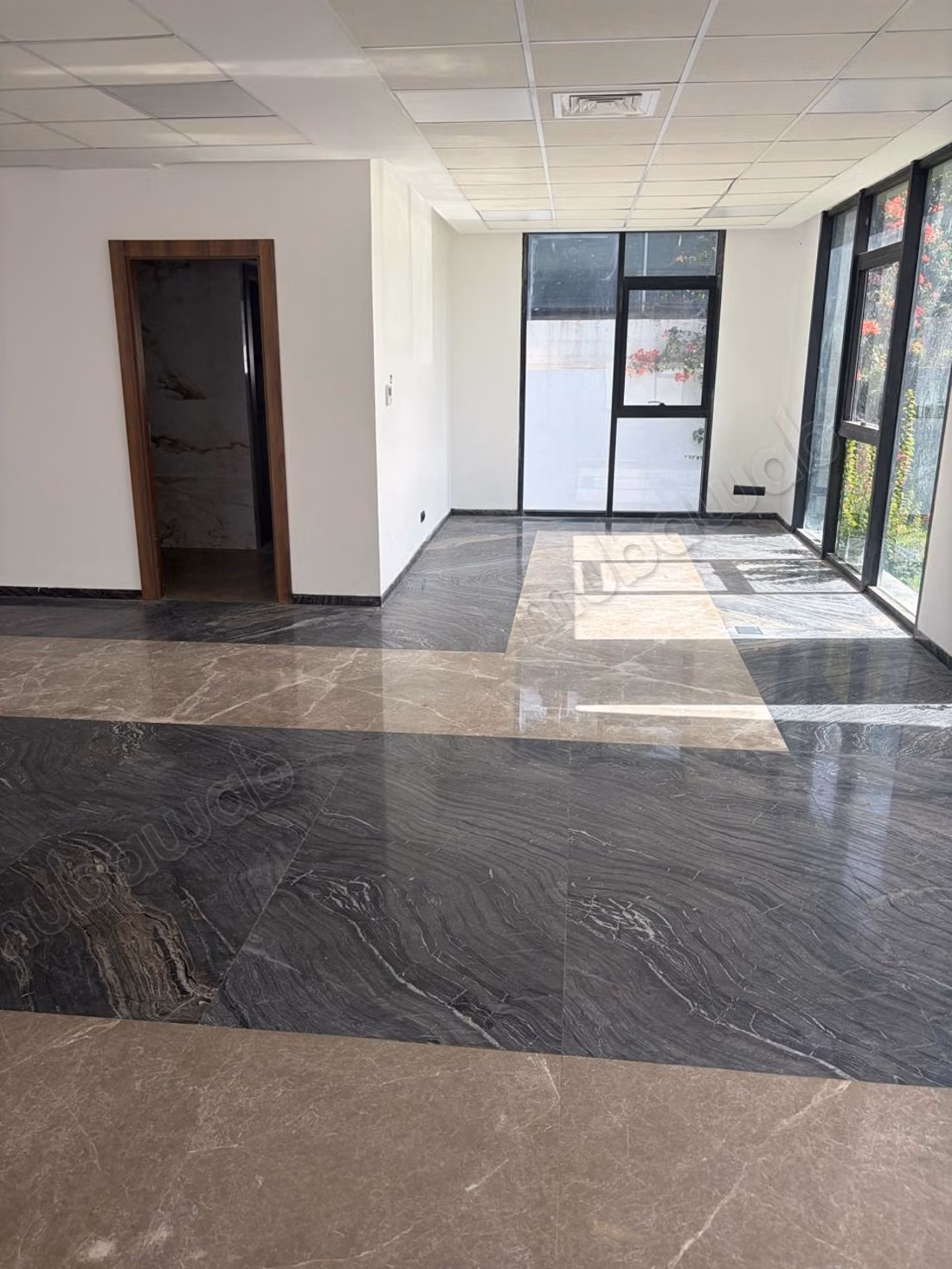 Souissi Plateau bureau neuf moderne sur 3 niveaux