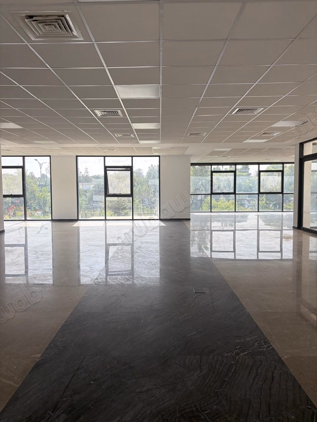 Souissi Plateau bureau neuf moderne sur 3 niveaux