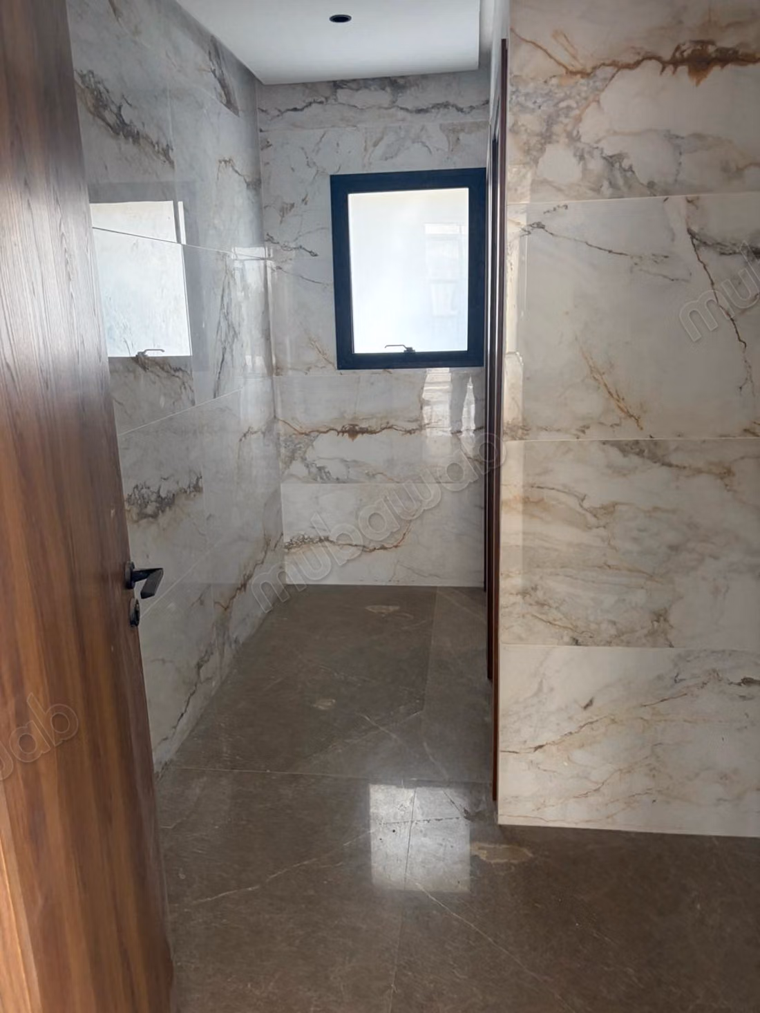 Souissi Plateau bureau neuf moderne sur 3 niveaux