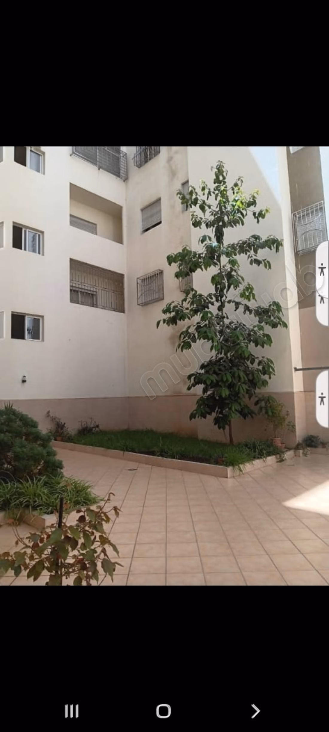 Alquiler de apartamento en Al Majd con una superficie total de 83 m². Amueblado