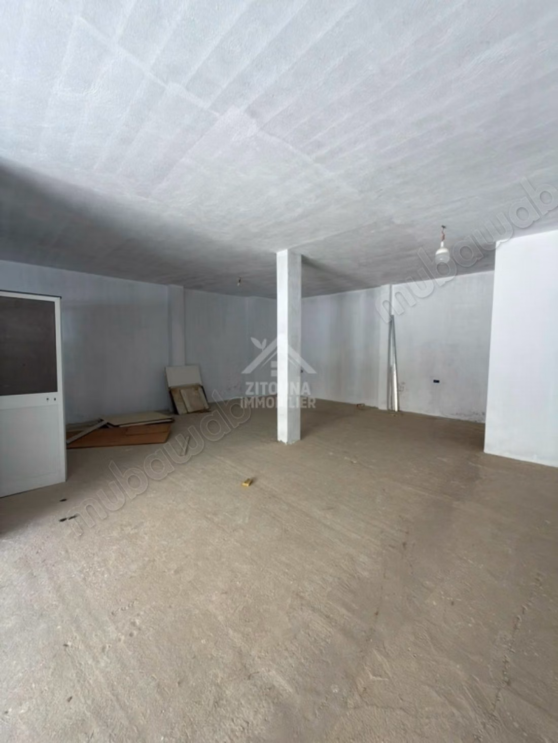For rent a commercial space in Bhar Lazreg, La Marsa