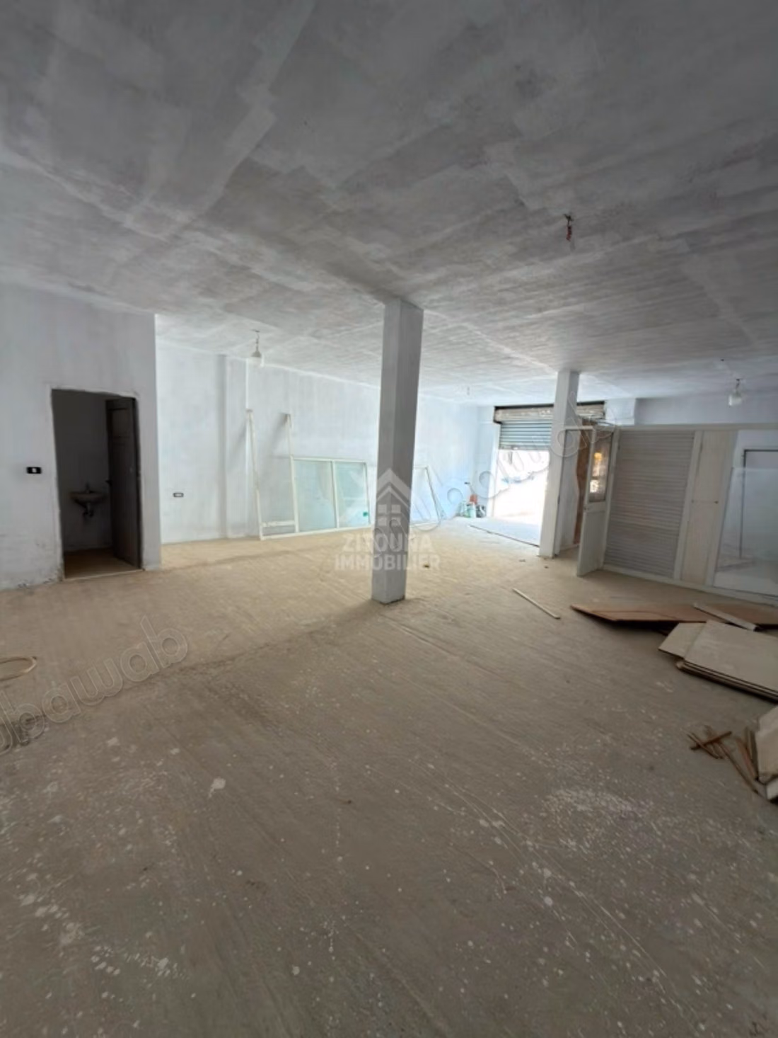 For rent a commercial space in Bhar Lazreg, La Marsa
