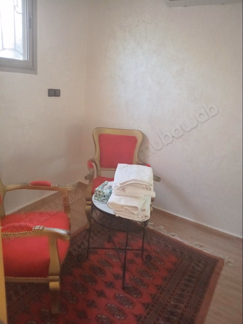 Location villa de luxe à Route Immouzer.
Surface totale 7000 m².
Meublé