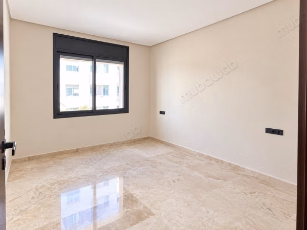 Prachtig appartement te huur in Riyad. 3 mooie slaapkamers. Conciërge en zwembad