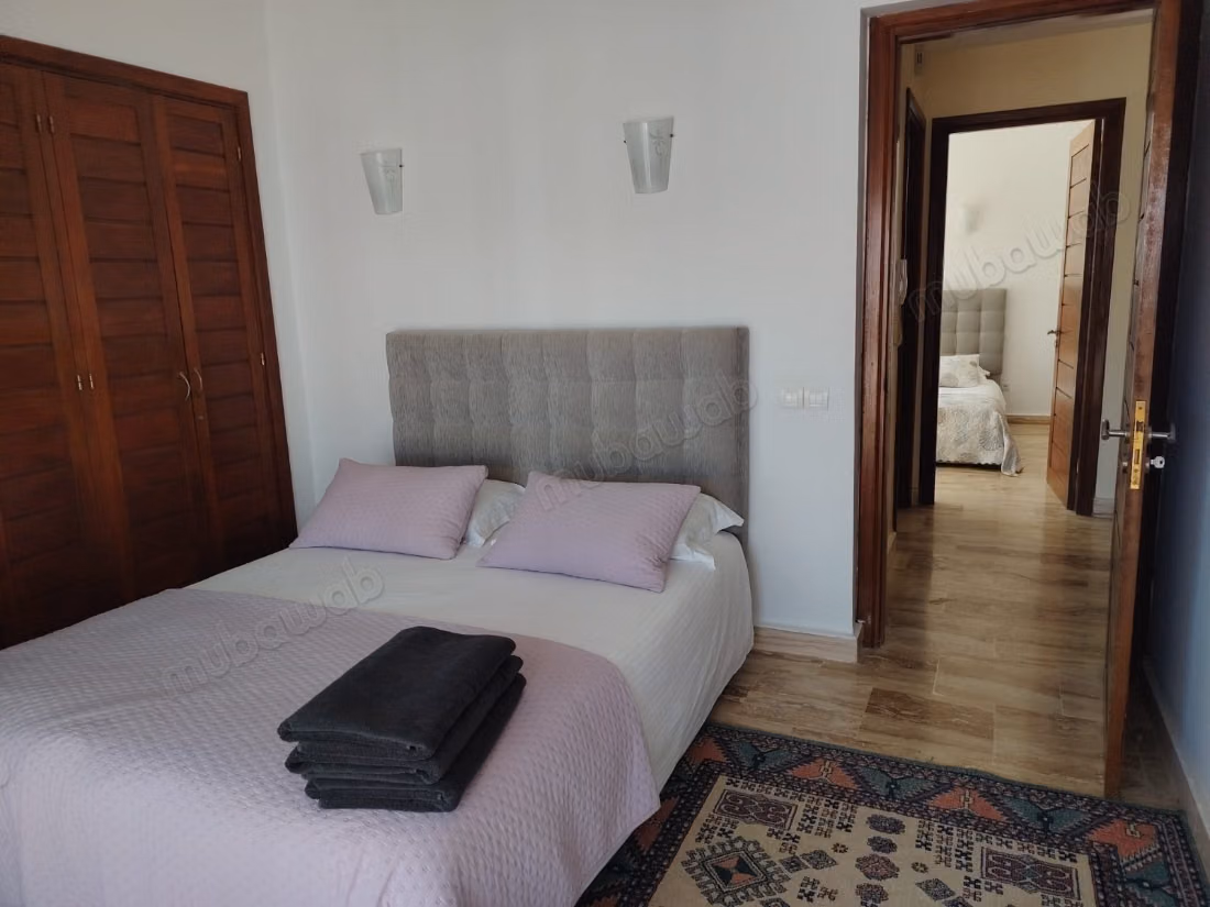 Appartement à vendre à De La Plage. 
Surface totale 98 m². 
Ascenseur et terrasse — 4