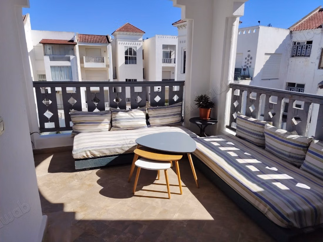 Appartement à vendre à De La Plage. 
Surface totale 98 m². 
Ascenseur et terrasse — 6