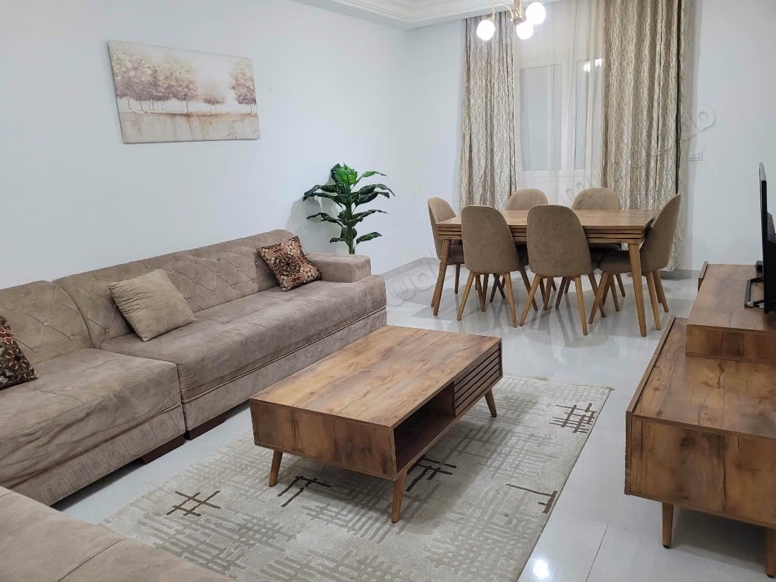 Large S2 120 m²• Airport 10 min• Lake 2 • Parking