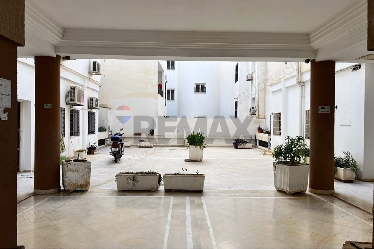 À vendre S2 Bureau ou Habitation Ennasr 1