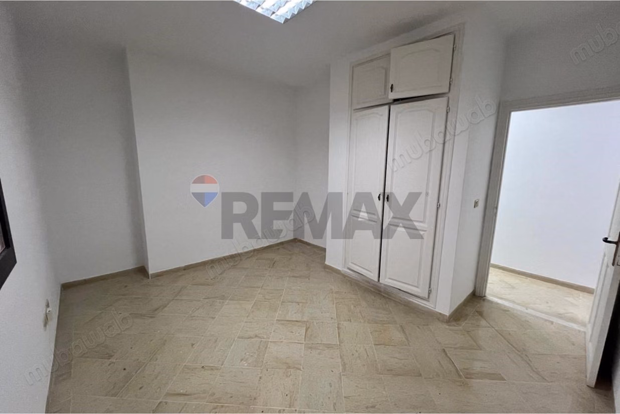 À vendre S2 Bureau ou Habitation Ennasr 1
