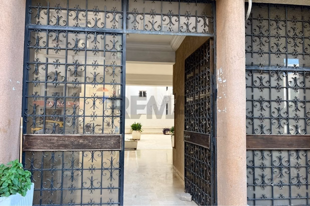 À vendre S2 Bureau ou Habitation Ennasr 1
